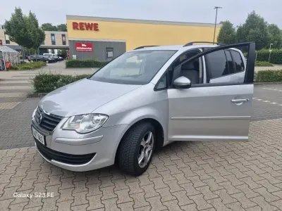 Gebraucht VW Touran Trendline 140 PS (102 kW) 2010 Grau Van / Kleinbus