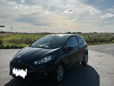 Schwarz Gebraucht 2014 Ford Fiesta Kleinwagen | 5.999 €