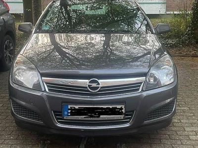 Usata Opel Astra Innovation 90 CV (66 kW) 2009 Argento Berlina