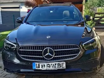 Gebraucht Mercedes E300 Avantgarde 306 PS (225 kW) 2021 Grau Kombi