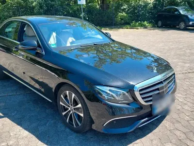 Gebraucht Mercedes E400 Avantgarde 340 PS (250 kW) 2019 Schwarz Limousine