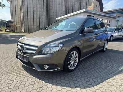 Gebraucht Mercedes B180 109 PS (80 kW) 2012 Grau Van / Kleinbus