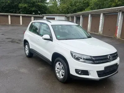 Gebraucht VW Tiguan Sportline 122 PS (89 kW) 2013 Weiß SUV
