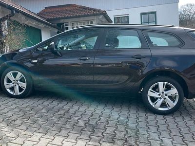 Usata Opel Astra 140 CV (102 kW) 2015 Marrone Station wagon