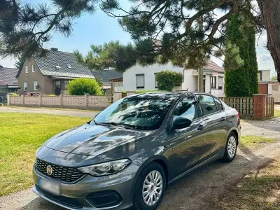 Gebraucht Fiat Tipo Easy 95 PS (69 kW) 2017 Grau Limousine