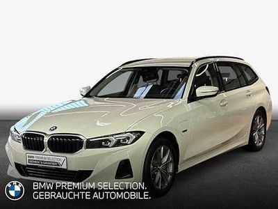 Weiß Gebraucht 2022 BMW 320e Kombi | 26.990 € (Guter Preis)