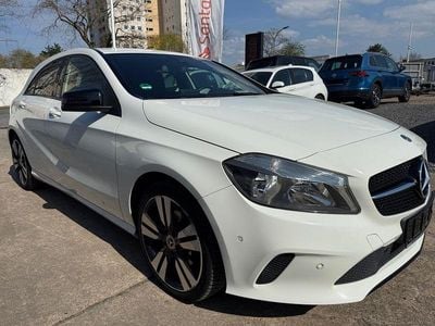 Usata Mercedes A180 122 CV (89 kW) 2017 Bianco Berlina
