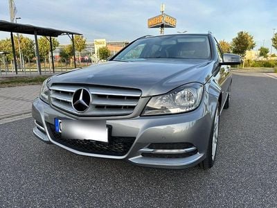 Grau Gebraucht 2011 Mercedes C220 Kombi | 8.600 € (Etwas zu teuer)