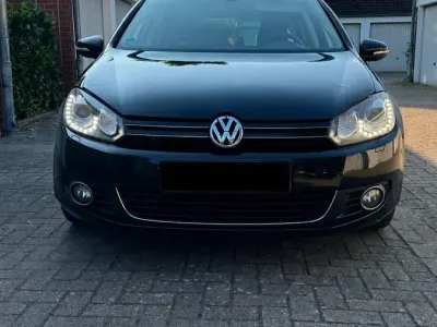 Gebraucht VW Golf VI 105 PS (77 kW) 2011 Schwarz Limousine