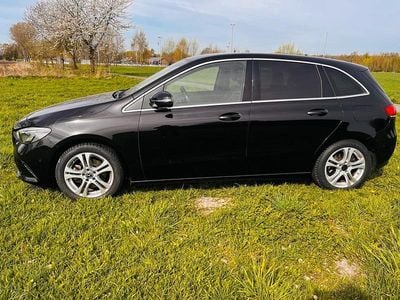Usata Mercedes B200 163 CV (119 kW) 2019 Nero Monovolume
