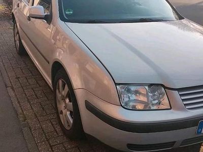 Second-hand VW Bora 102 CP (75 kW) 2000 Argintiu Break