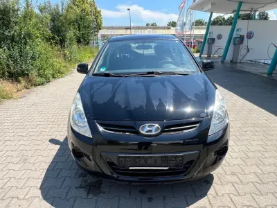 Gebraucht Hyundai i20 Edition 77 PS (56 kW) 2010 Schwarz Kleinwagen