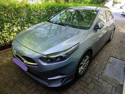 Usado Kia Ceed Gold 160 HP (117 kW) 2022 Cinzento Citadino