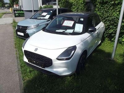 Neu Suzuki Swift Comfort+ 83 PS (61 kW) 2025 Pure white/mineral gray met Kleinwagen