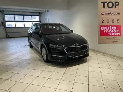 Używany Skoda Octavia 150 KM (110 kW) 2025 Czarny Kombi