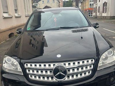Schwarz Gebraucht 2007 Mercedes ML350 SUV | 11.500 € (Etwas zu teuer)