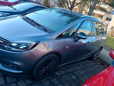 Grau Gebraucht 2019 Opel Zafira Van / Kleinbus | 21.000 € (Teuer)