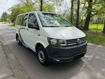 Używany VW Caravelle 150 KM (110 kW) 2018 Biały Van