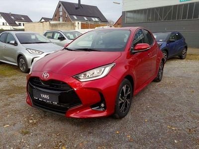 Nuova Toyota Yaris 116 CV (85 kW) 2025 Rosso Berlina