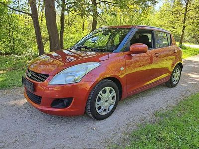Usata Suzuki Swift Club 94 CV (69 kW) 2011 Rosso Utilitaria