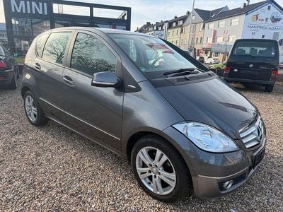 Gebraucht Mercedes A180 Avantgarde 116 PS (85 kW) 2011 Grau Limousine