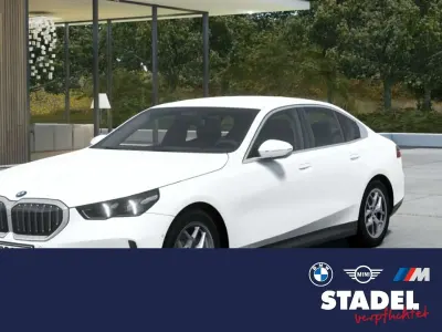 Neu BMW 520 197 PS (144 kW) 2025 Alpinweiss uni Limousine