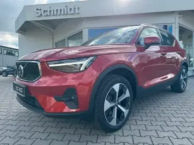 Gebraucht Volvo XC40 Core 163 PS (119 kW) 2024 Fusion red SUV