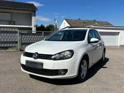 Gebraucht VW Golf VI Team 105 PS (77 kW) 2010 Schwarz Kleinwagen