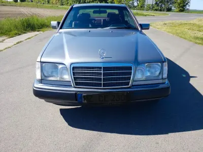 Gebraucht Mercedes 230 132 PS (97 kW) 1990 Grau Coupé