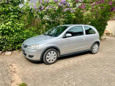 Używany Opel Corsa 80 KM (58 kW) 2006 Srebrny Hatchback
