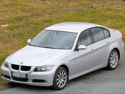 Gebraucht BMW 318 129 PS (94 kW) 2006 Silber Limousine