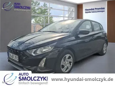 Gebraucht Hyundai i20 Select 101 PS (74 kW) 2025 Schwarz Limousine