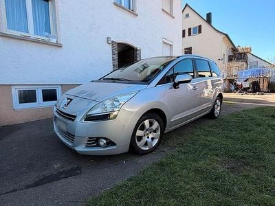 Gebraucht Peugeot 5008 Family 150 PS (110 kW) 2012 Silber Van / Kleinbus
