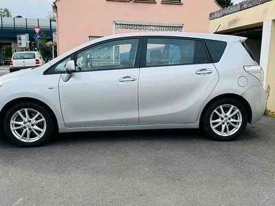 Gebraucht Toyota Verso 150 PS (110 kW) 2009 Silber Van / Kleinbus