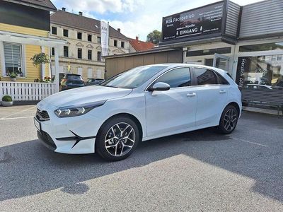 Weiß Neu 2025 Kia Ceed Kleinwagen | 26.990 € (Fairer Preis)
