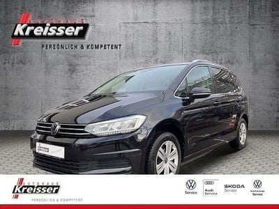 Gebraucht VW Touran Comfortline 150 PS (110 kW) 2023 Schwarz (deep black perleffekt) Van / Kleinbus