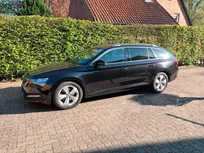 Gebraucht Skoda Superb Ambiente 150 PS (110 kW) 2019 Schwarz Kombi