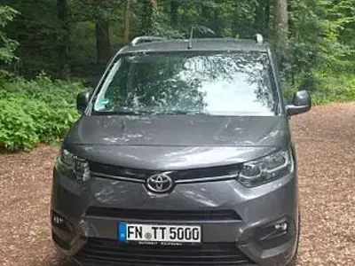 Gebraucht Toyota Proace City City 131 PS (96 kW) 2020 Braun Van / Kleinbus