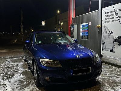 Gebraucht BMW 318 143 PS (105 kW) 2010 Blau Kombi