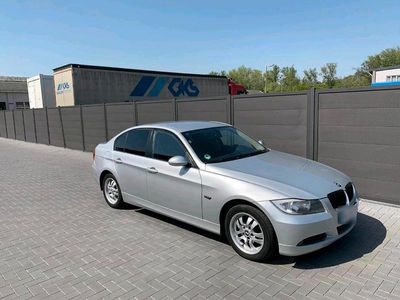 Gebraucht BMW 318 150 PS (110 kW) 2005 Silber Limousine