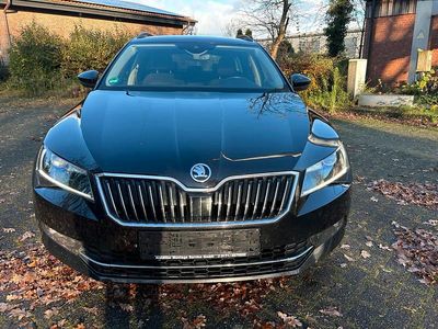 Gebraucht Skoda Superb Style 190 PS (139 kW) 2018 Schwarz Kombi