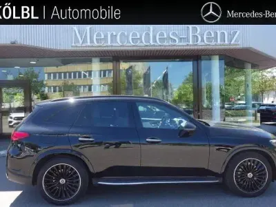 Gebraucht Mercedes GLC300 AMG line 269 PS (197 kW) 2025 Lack obsidianschwarz SUV