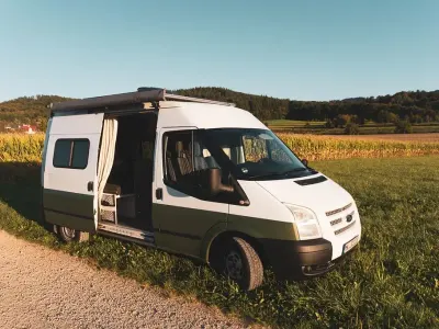 Gebraucht Ford Transit 102 PS (75 kW) 2012 Weiß Van / Kleinbus
