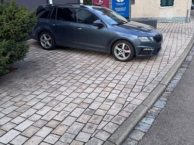 Grau Gebraucht 2019 Skoda Octavia RS Kombi | 18.699 € (Etwas zu teuer)