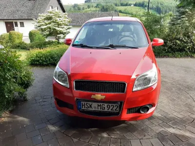Gebraucht Chevrolet Aveo 84 PS (61 kW) 2010 Rot Limousine