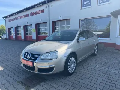 Usata VW Jetta Comfortline 116 CV (85 kW) 2006 Beige Berlina