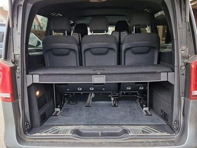 Grau Gebraucht 2022 Mercedes V300 Edition Van / Kleinbus | 50.000 € (Superpreis)