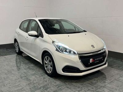 gebraucht Peugeot 208 BLUE-HDI 100 STOP&START*1.Hand*SZH*PDC*Navi