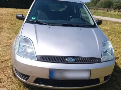 Gebraucht Ford Fiesta 70 PS (51 kW) 2005 Silber Kleinwagen