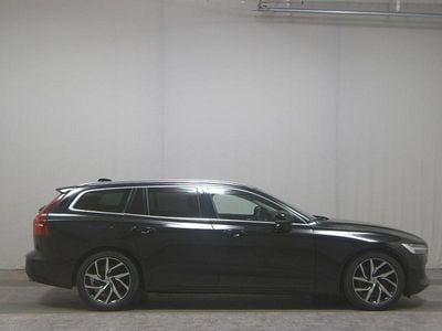 Schwarz Gebraucht 2020 Volvo V60 Momentum Kombi | 17.680 € (Guter Preis)